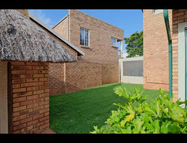 3 BEDROOM TOWNHOUSE FOR SALE IN WIERDAGLEN ESTATE